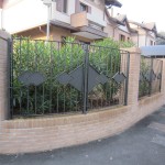 recinzione-ferro-verniciato-inserti-verticali-design-azzate-varese-como-milano-ticino-svizzera-1a