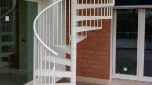 scala-chiocciola-moderna-design-novalinea-elite-metal-economica-gradini-metallo-verniciato-azzate-varese-como-milano-brianza-svizzera-canton-ticino-1a