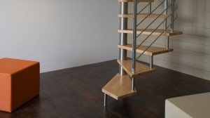 scala-chiocciola-moderna-design-novalinea-top-inox-square-pianta-quadrata-economica-gradini-legno-ringhiera-acciaio-inox-azzate-varese-como-milano-brianza-svizzera-canton-ticino-2a