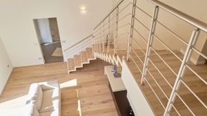 scala-moderna-design-novalinea-laser-wing-economica-struttura-portante-laterale-gradini-legno-ringhiera-acciaio-inox-azzate-varese-como-milano-brianza-svizzera-canton-ticino-1a