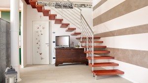 scala-moderna-design-novalinea-futura-economica-gradini-legno-ringhiera-acciaio-inox-azzate-varese-como-milano-brianza-svizzera-canton-ticino-3a