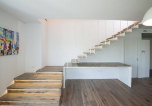 scala-sospesa-appesa-moderna-design-novalinea-stratos-economica-struttura-lamiera-piegata-gradini-rivestimento-legno-azzate-varese-como-milano-brianza-svizzera-canton-ticino-1a