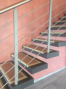 scala-sospesa-moderna-design-novalinea-futura-eagle-economica-gradini-sospesi-legno-ringhiera-acciaio-inox-azzate-varese-como-milano-brianza-svizzera-canton-ticino-1b