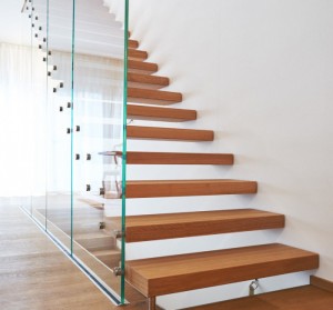 scala-sospesa-moderna-design-novalinea-futura-eagle-economica-gradini-sospesi-legno-ringhiera-vetro-extrachiaro-azzate-varese-como-milano-brianza-svizzera-canton-ticino-2a