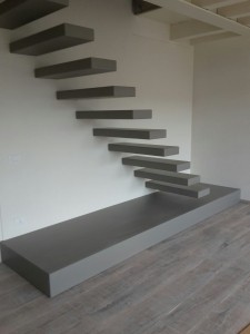 scala-sospesa-moderna-design-novalinea-futura-eagle-economica-gradini-sospesi-senza-ringhiera-legno-azzate-varese-como-milano-brianza-svizzera-canton-ticino-1a